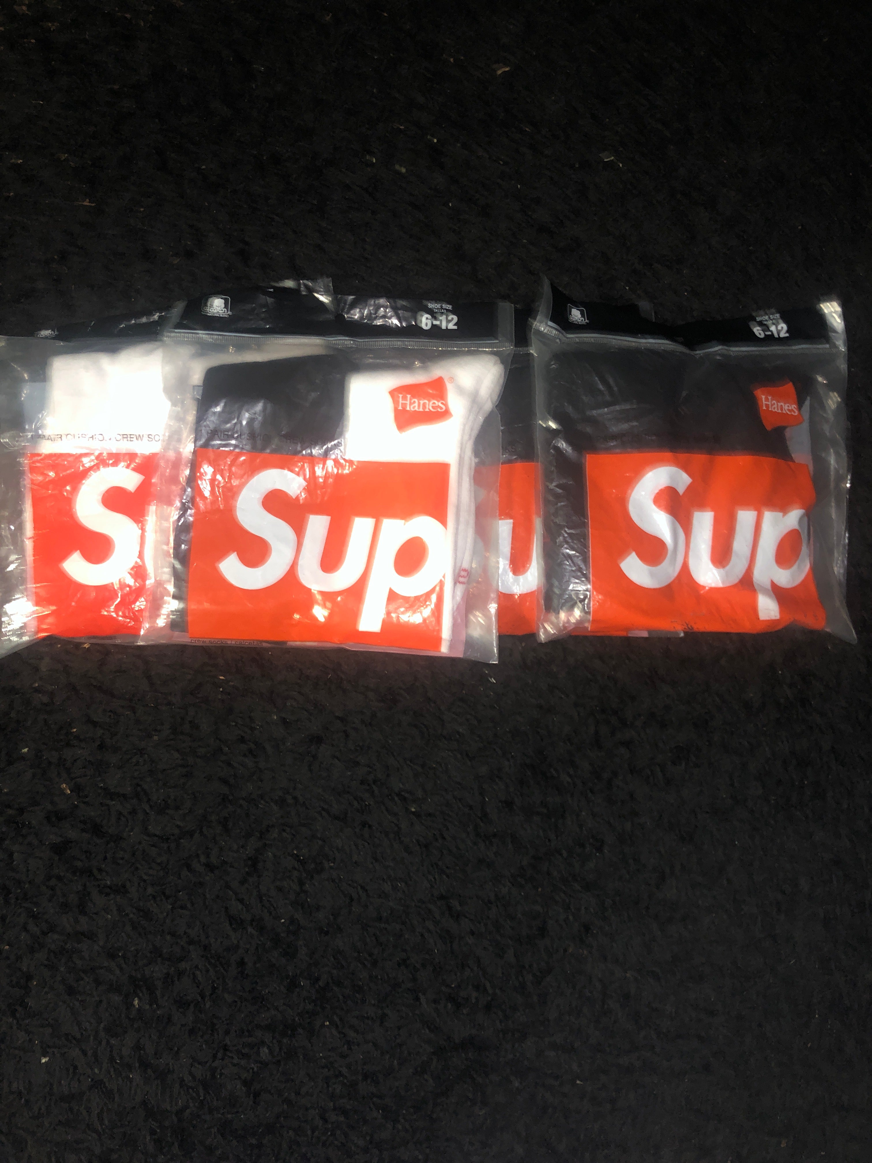 Supreme X Hanes socks
